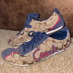 COACH Devin Tennies ~ 9.5